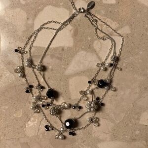 White House Black Market Nexklace